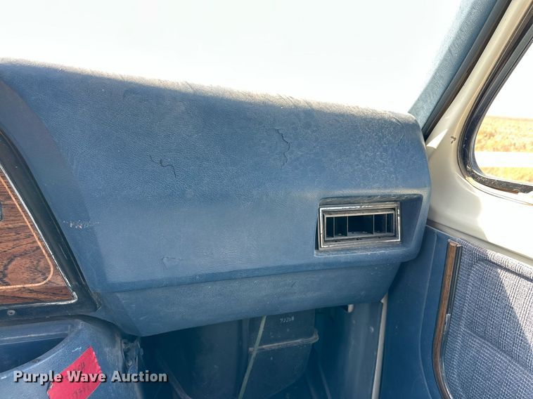 image for item DQ1471 1988 Ford Econoline  van