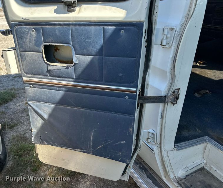 image for item DQ1471 1988 Ford Econoline  van