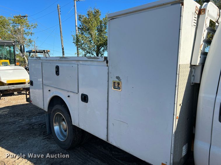 image for item DQ2233 2015 Ford F450 Super Duty  utility / service truck