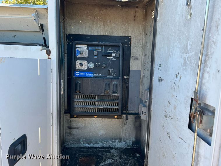 image for item DQ2233 2015 Ford F450 Super Duty  utility / service truck