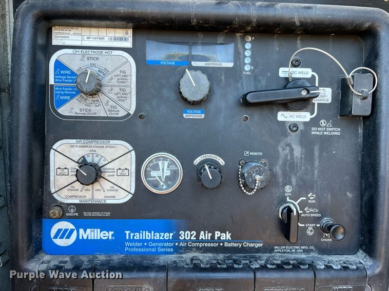 image for item DQ2233 2015 Ford F450 Super Duty  utility / service truck