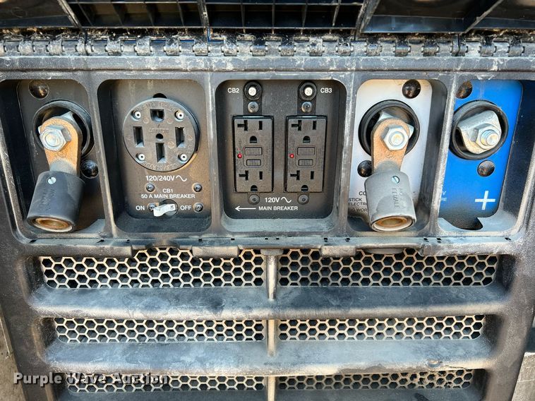 image for item DQ2233 2015 Ford F450 Super Duty  utility / service truck