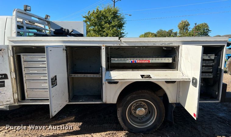 image for item DQ2233 2015 Ford F450 Super Duty  utility / service truck