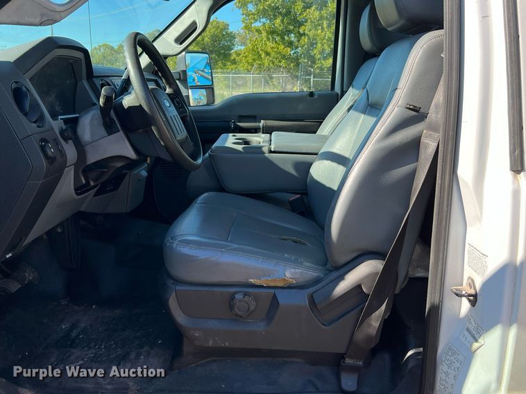 image for item DQ2233 2015 Ford F450 Super Duty  utility / service truck