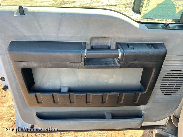 image for item DQ2233 2015 Ford F450 Super Duty  utility / service truck