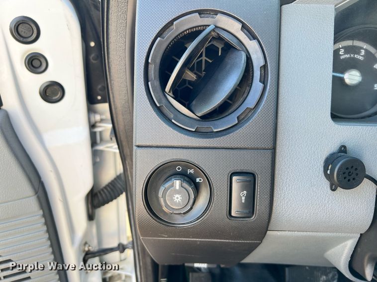 image for item DQ2233 2015 Ford F450 Super Duty  utility / service truck