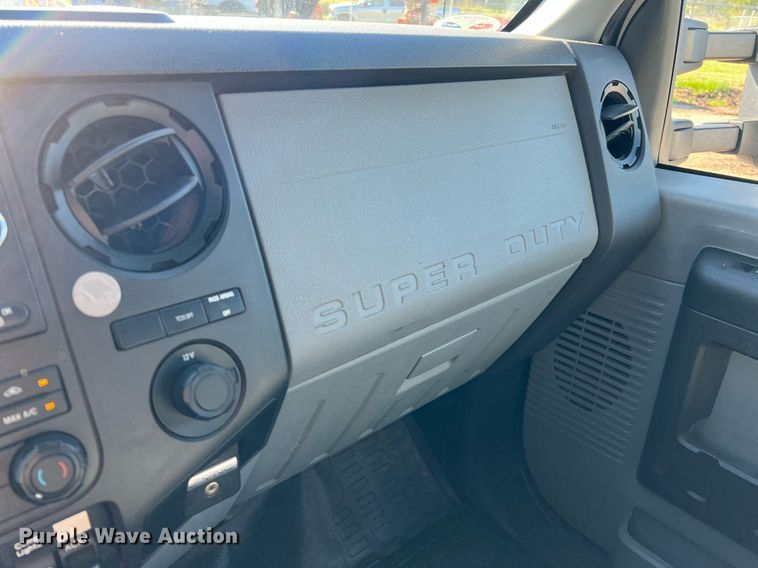 image for item DQ2233 2015 Ford F450 Super Duty  utility / service truck