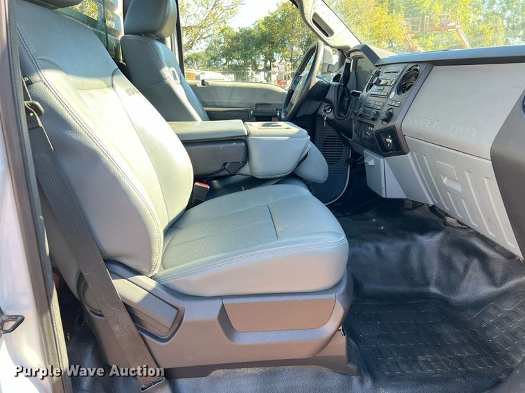 image for item DQ2233 2015 Ford F450 Super Duty  utility / service truck