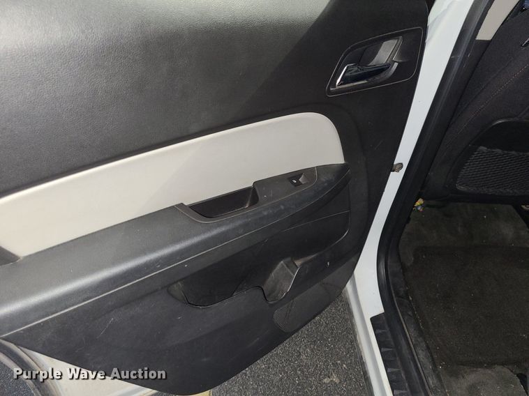 image for item DR5870 2011 Chevy Equinox  SUV