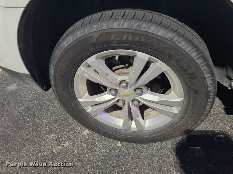 image for item DR5870 2011 Chevy Equinox  SUV