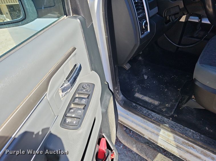 image for item DS5637 2018 Dodge Ram 1500  Crew Cab pickup truck