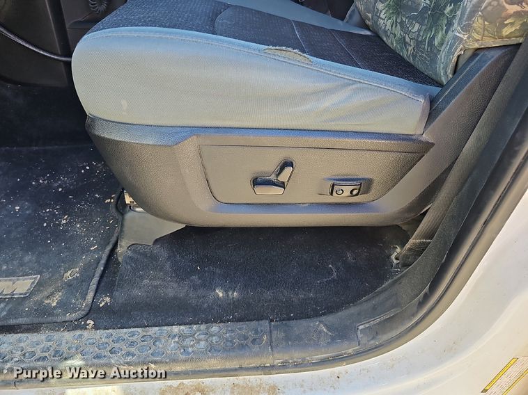 image for item DS5637 2018 Dodge Ram 1500  Crew Cab pickup truck