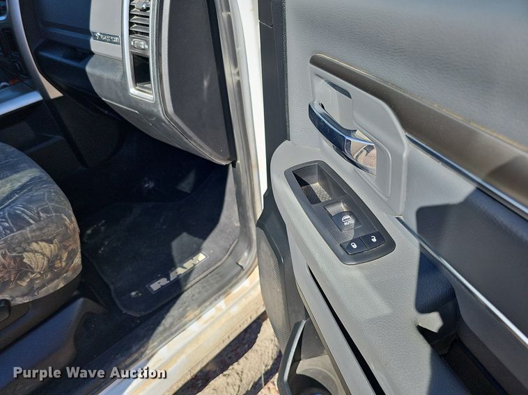 image for item DS5637 2018 Dodge Ram 1500  Crew Cab pickup truck