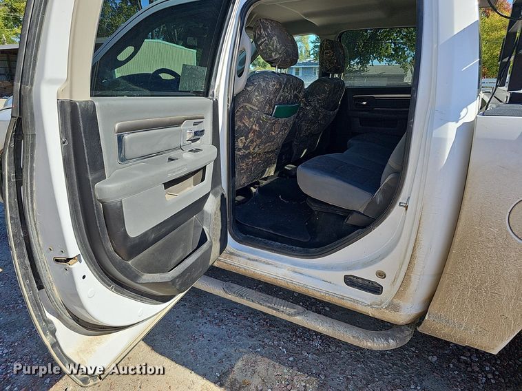 image for item DS5637 2018 Dodge Ram 1500  Crew Cab pickup truck