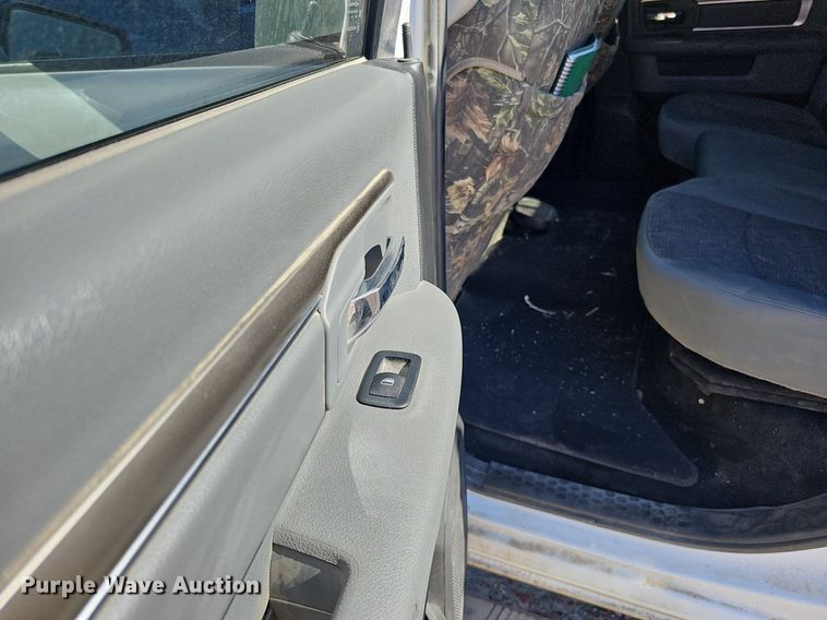 image for item DS5637 2018 Dodge Ram 1500  Crew Cab pickup truck