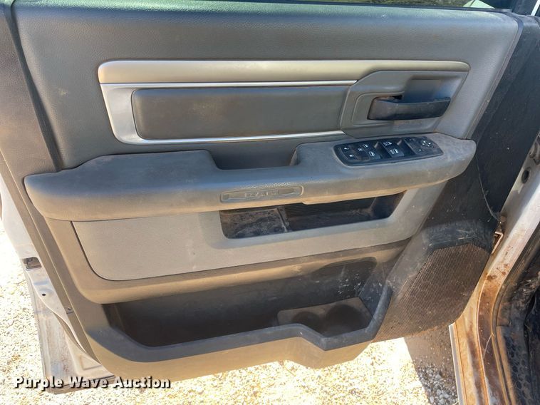 image for item GG9800 2014 Dodge Ram 1500  Crew Cab pickup truck