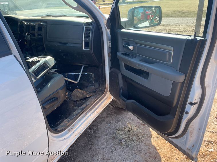 image for item GG9800 2014 Dodge Ram 1500  Crew Cab pickup truck