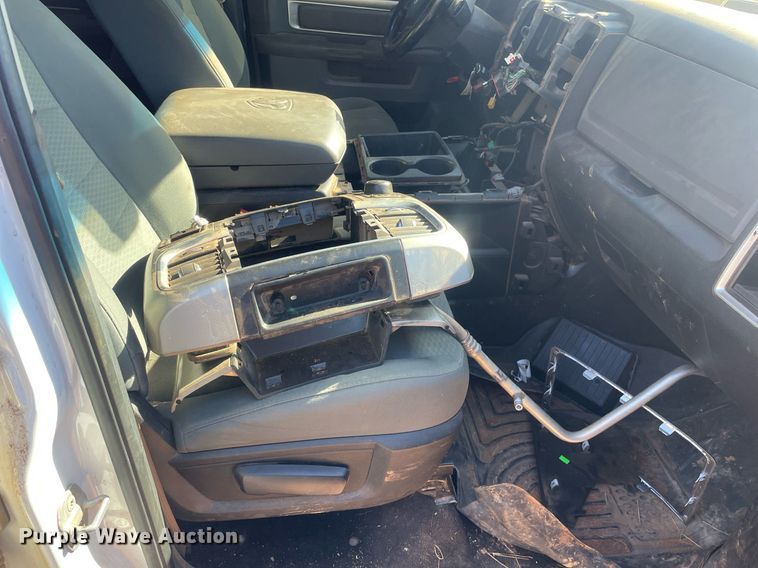 image for item GG9800 2014 Dodge Ram 1500  Crew Cab pickup truck