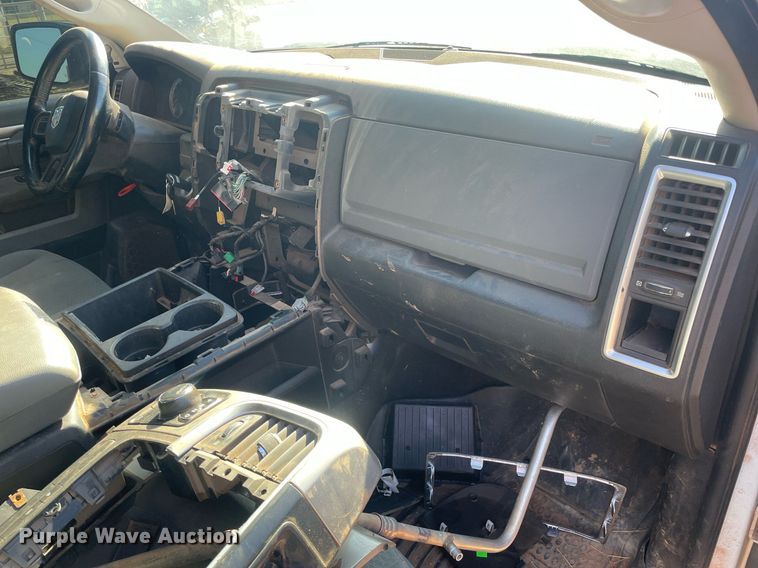 image for item GG9800 2014 Dodge Ram 1500  Crew Cab pickup truck