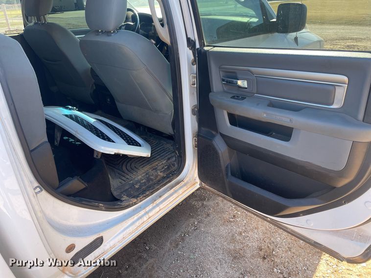 image for item GG9800 2014 Dodge Ram 1500  Crew Cab pickup truck