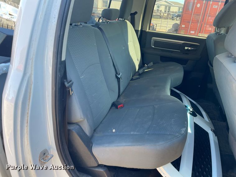 image for item GG9800 2014 Dodge Ram 1500  Crew Cab pickup truck