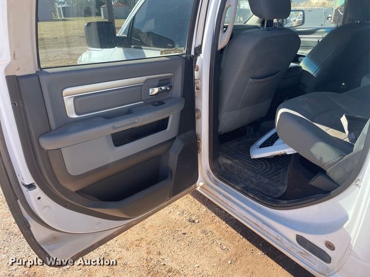 image for item GG9800 2014 Dodge Ram 1500  Crew Cab pickup truck