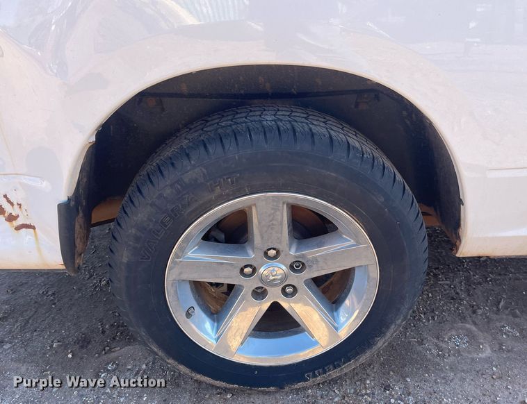 image for item GG9800 2014 Dodge Ram 1500  Crew Cab pickup truck