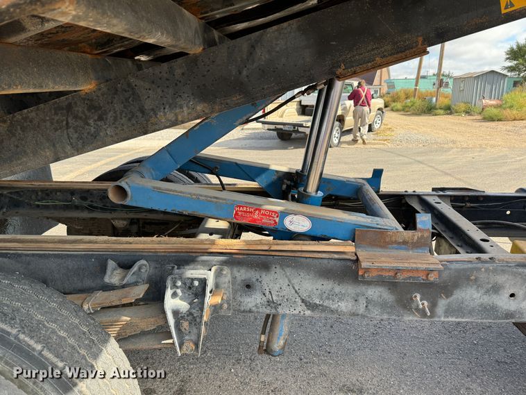 image for item GQ9220 1984 GMC C6000  dump flatbed truck