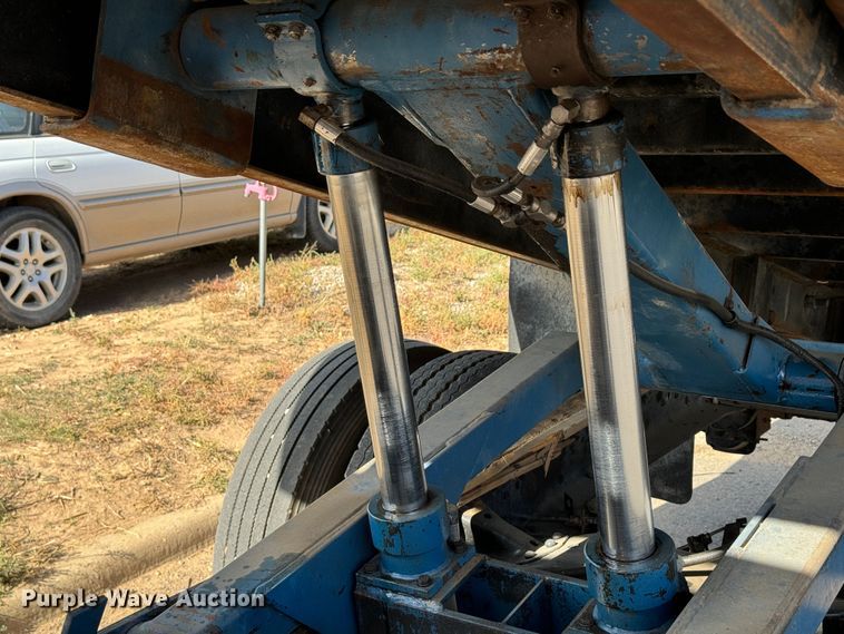 image for item GQ9220 1984 GMC C6000  dump flatbed truck