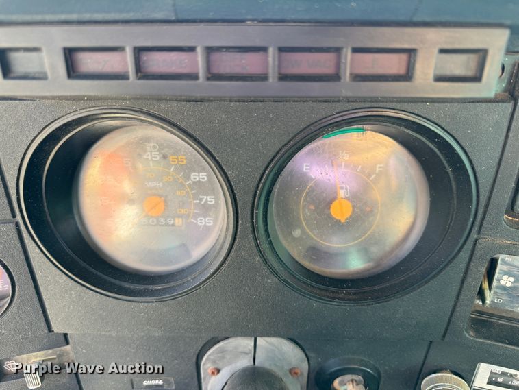 image for item GQ9220 1984 GMC C6000  dump flatbed truck