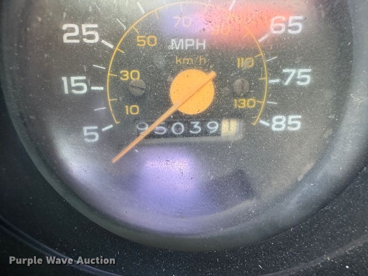 image for item GQ9220 1984 GMC C6000  dump flatbed truck