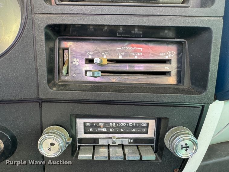 image for item GQ9220 1984 GMC C6000  dump flatbed truck