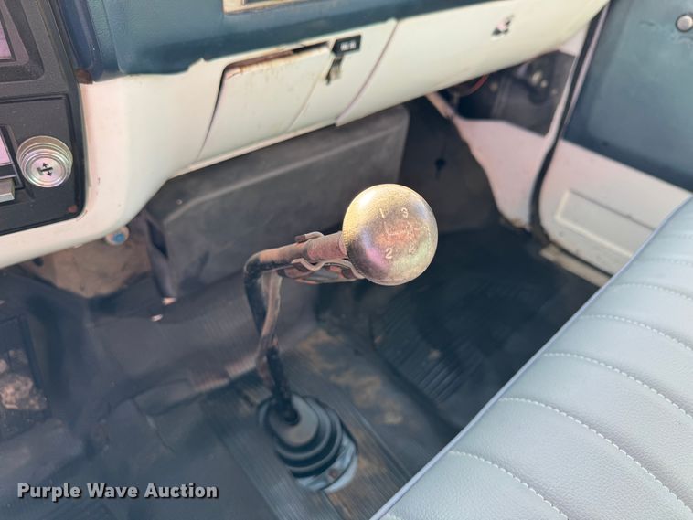 image for item GQ9220 1984 GMC C6000  dump flatbed truck