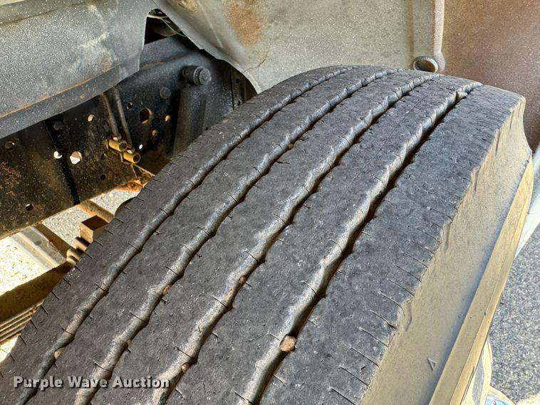 image for item GQ9220 1984 GMC C6000  dump flatbed truck