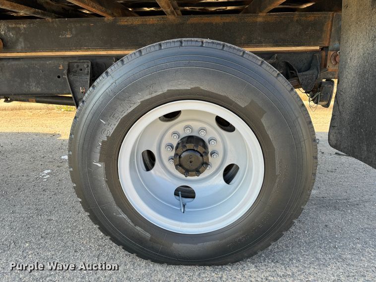 image for item GQ9220 1984 GMC C6000  dump flatbed truck