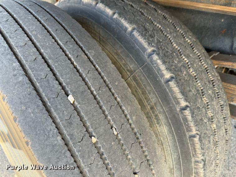 image for item GQ9220 1984 GMC C6000  dump flatbed truck