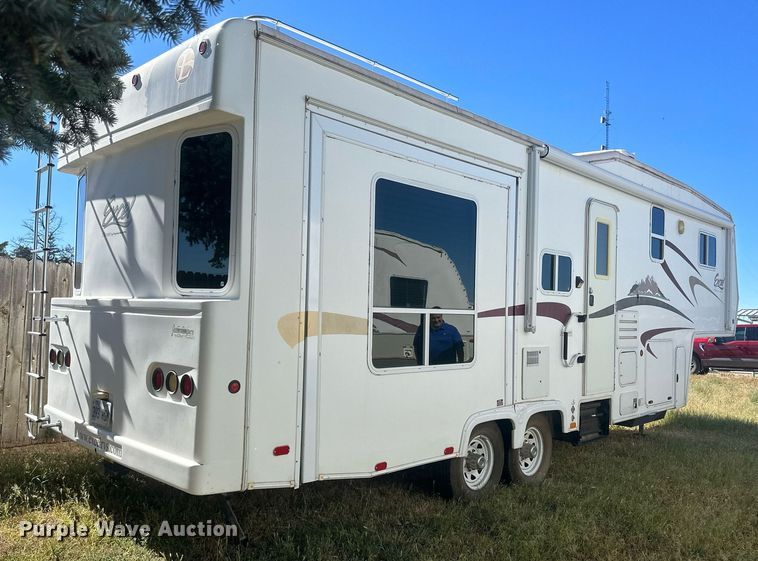 image for item IU9033 2007 Peterson Industries Excel  camper