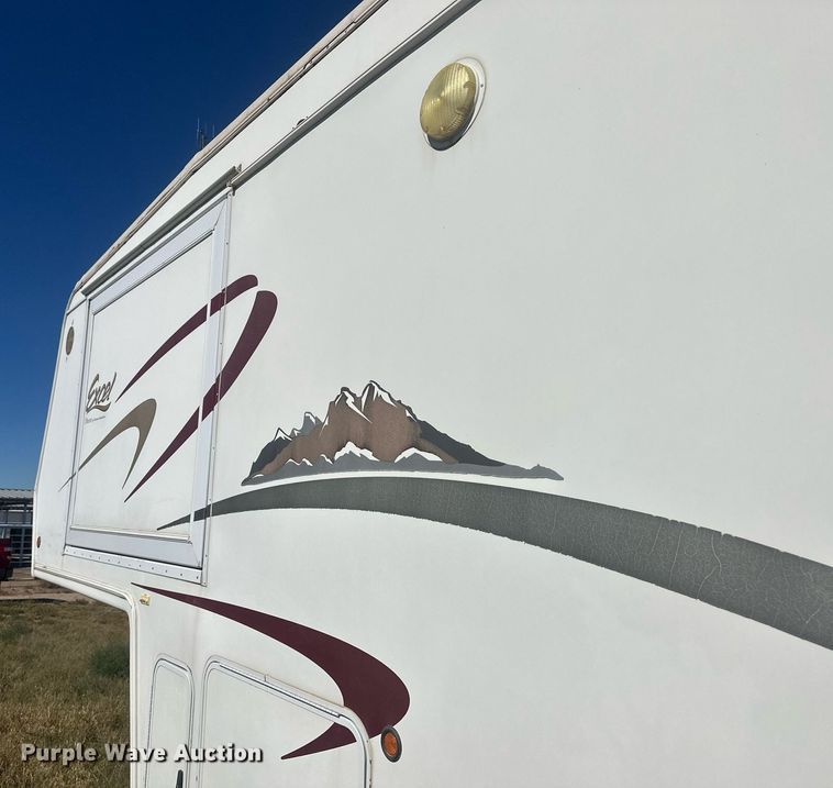 image for item IU9033 2007 Peterson Industries Excel  camper