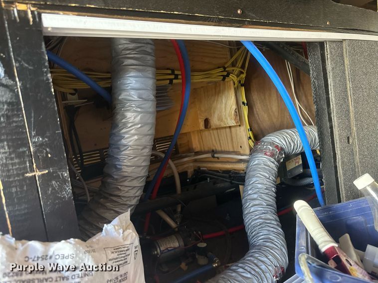 image for item IU9033 2007 Peterson Industries Excel  camper