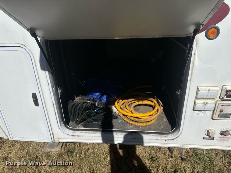 image for item IU9033 2007 Peterson Industries Excel  camper