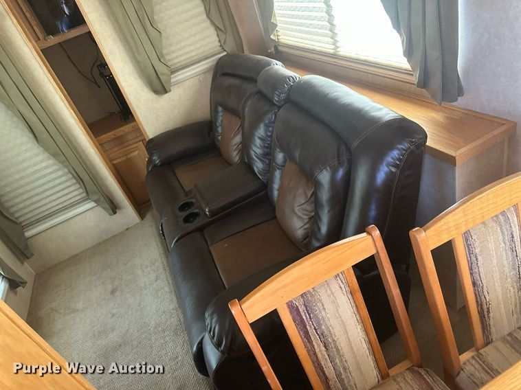 image for item IU9033 2007 Peterson Industries Excel  camper