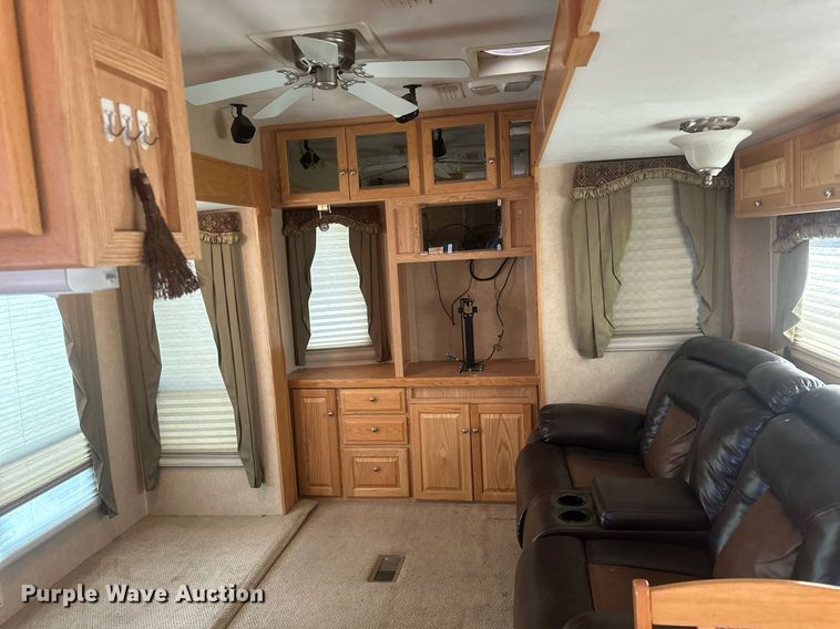 image for item IU9033 2007 Peterson Industries Excel  camper