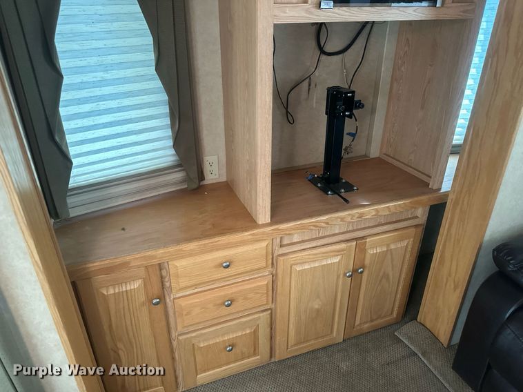 image for item IU9033 2007 Peterson Industries Excel  camper