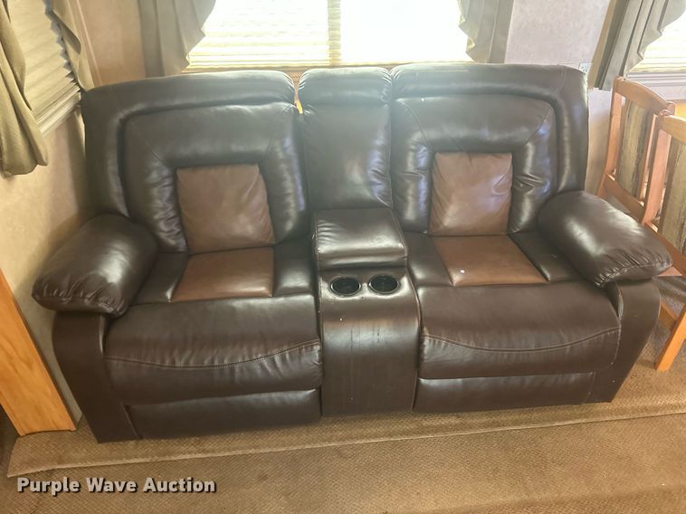 image for item IU9033 2007 Peterson Industries Excel  camper