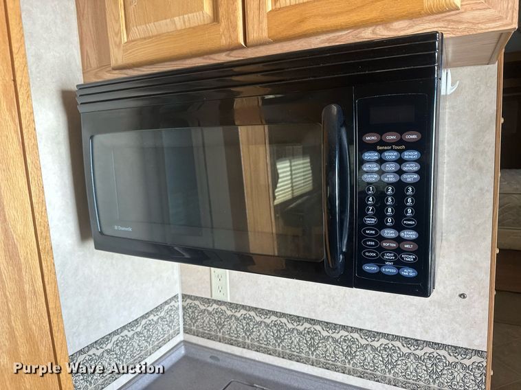 image for item IU9033 2007 Peterson Industries Excel  camper