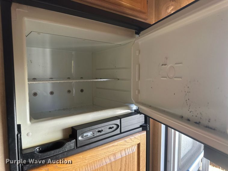 image for item IU9033 2007 Peterson Industries Excel  camper