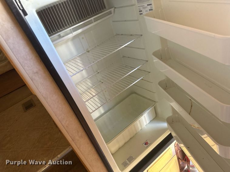 image for item IU9033 2007 Peterson Industries Excel  camper