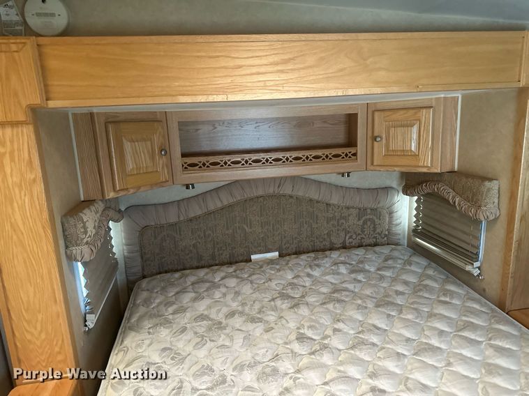 image for item IU9033 2007 Peterson Industries Excel  camper