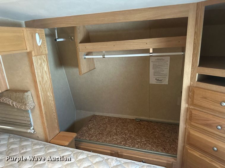 image for item IU9033 2007 Peterson Industries Excel  camper