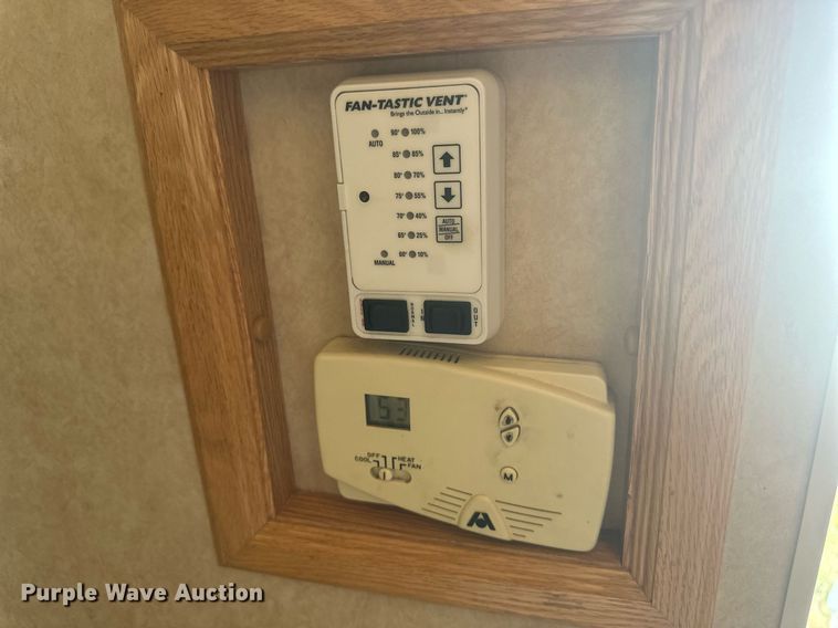 image for item IU9033 2007 Peterson Industries Excel  camper